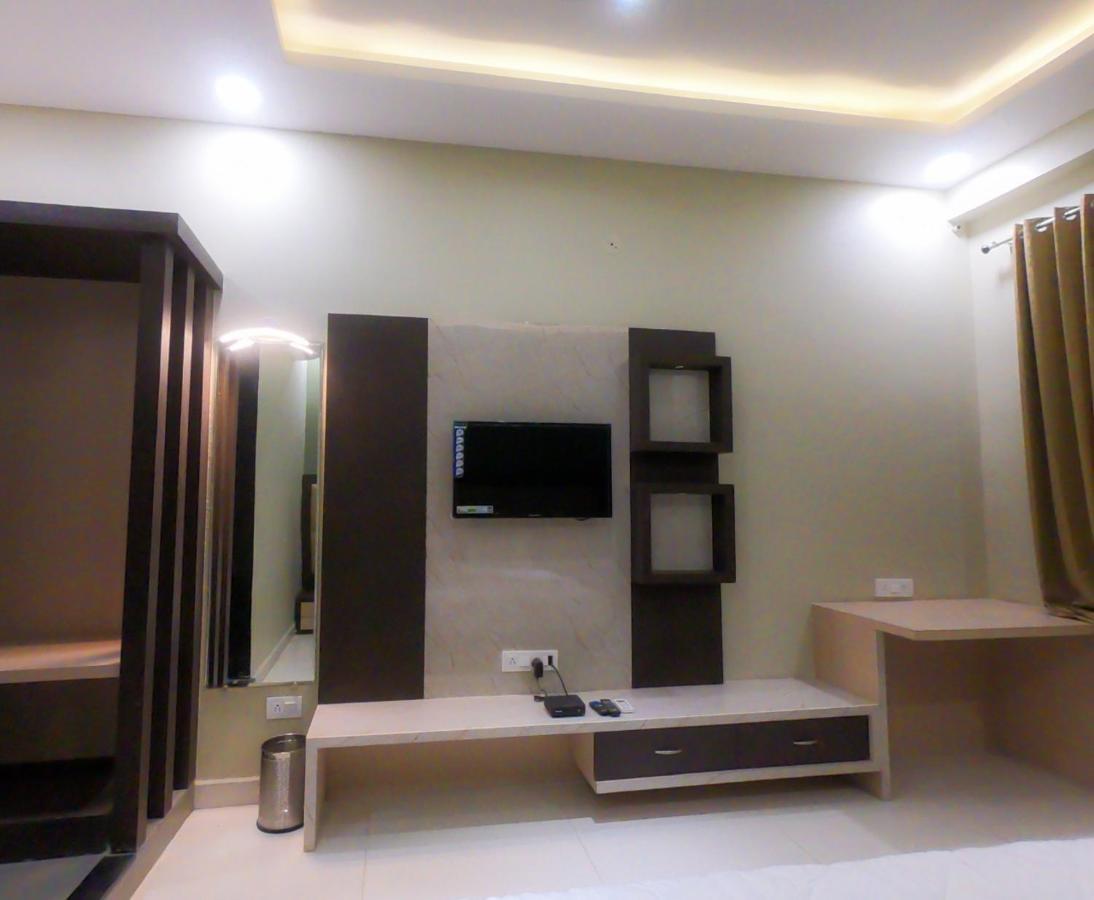 Hotel Meenakshi Hoshangabad Dış mekan fotoğraf
