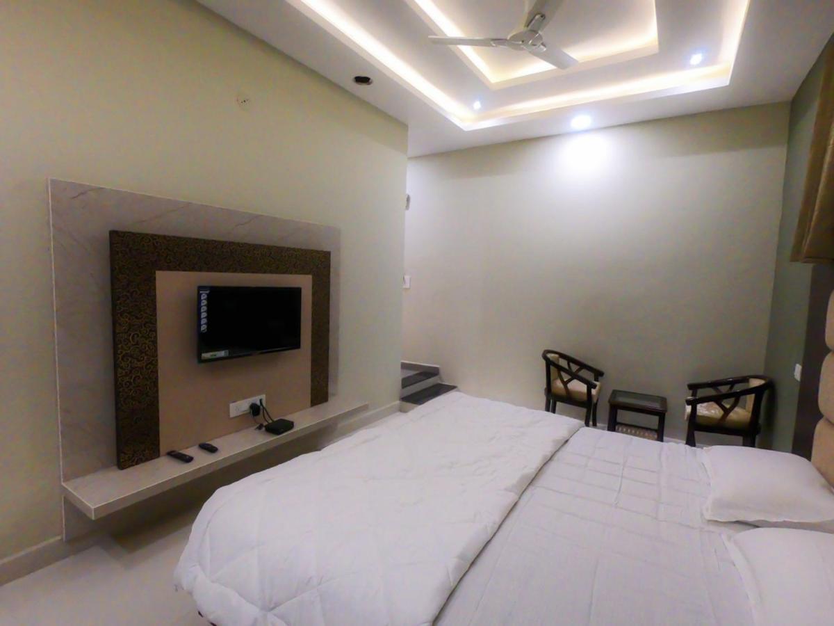 Hotel Meenakshi Hoshangabad Dış mekan fotoğraf